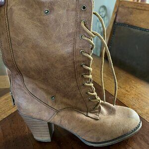 Super cute shearling lined boots